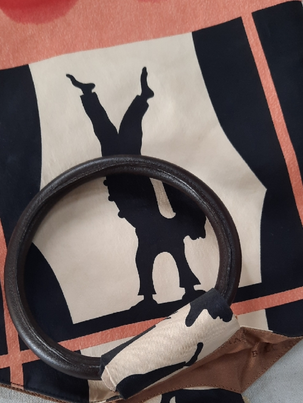 RARE Bulgari Black and Cream Graphic Satchel with Brown Round Handles - Picture 3 of 10